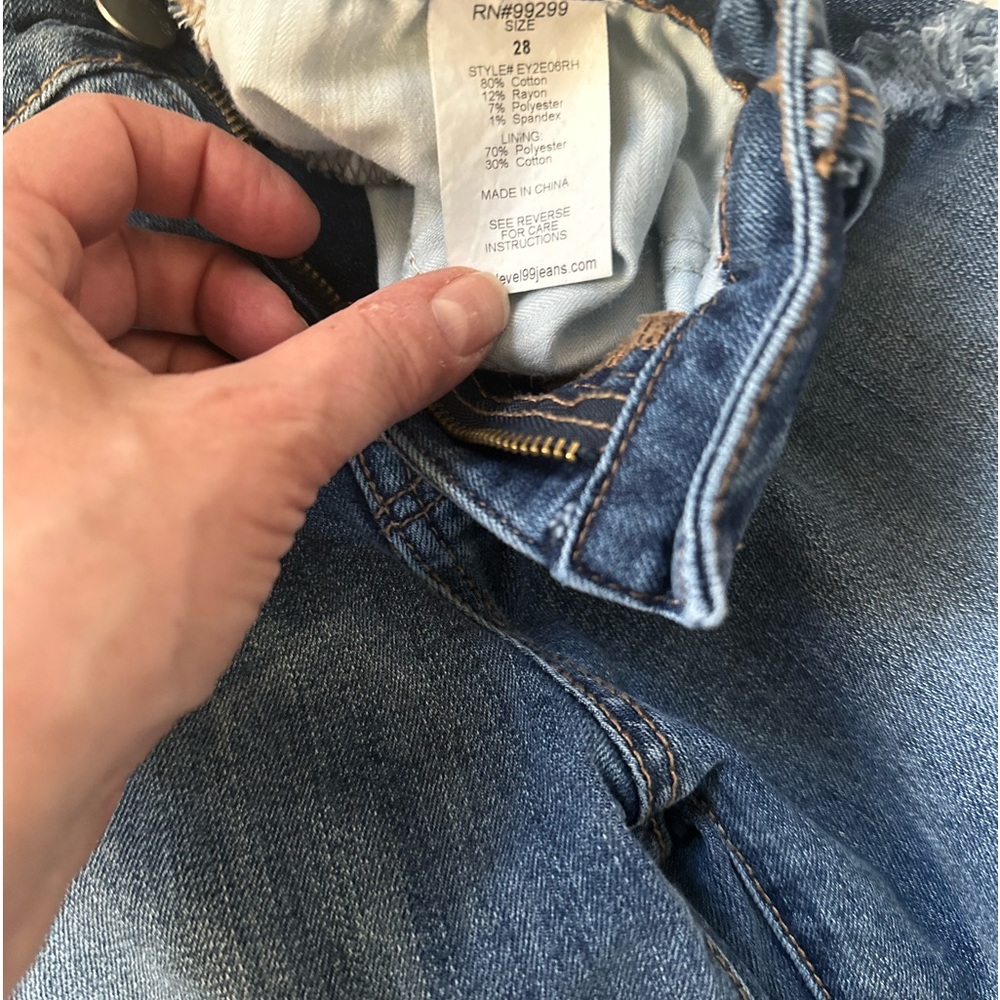 LEVEL 99 Cropped Distressed Denim Jeans - Picture 6 of 7